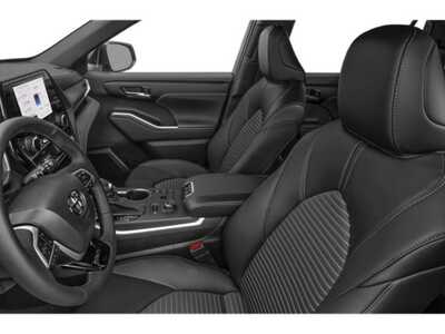 2025 Toyota Highlander, $46977. Photo 9