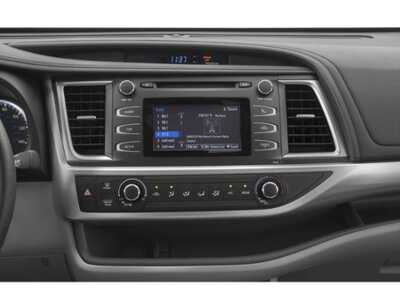 2019 Toyota Highlander, $21977. Photo 9