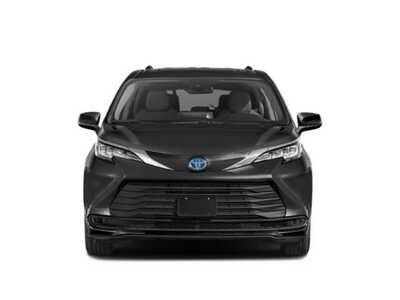 2021 Toyota Sienna, $34977. Photo 4