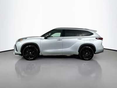 2025 Toyota Highlander, $46809. Photo 4