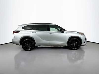 2025 Toyota Highlander, $46809. Photo 8