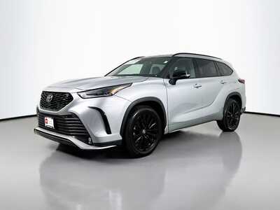 2025 Toyota Highlander, $45832. Photo 3