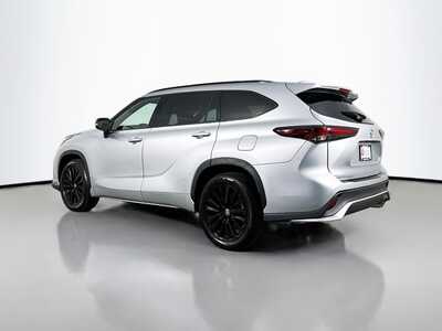 2025 Toyota Highlander, $45832. Photo 5