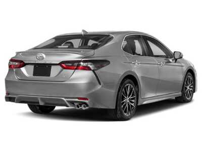 2022 Toyota Camry, $25977. Photo 2