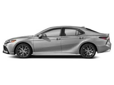 2022 Toyota Camry, $25977. Photo 3