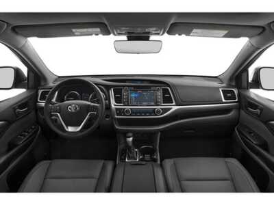 2019 Toyota Highlander, $0. Photo 8
