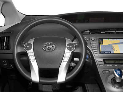 2012 Toyota Prius, $10977. Photo 6