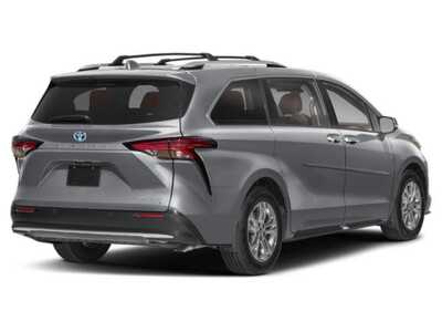 2026 Toyota Sienna, $63833. Photo 2
