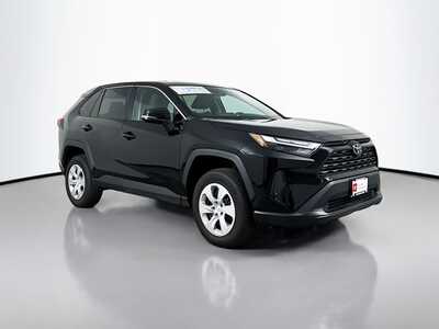2025 Toyota RAV4, $33477. Photo 1