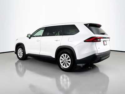 2024 Toyota Grand Highlander, $45493. Photo 5