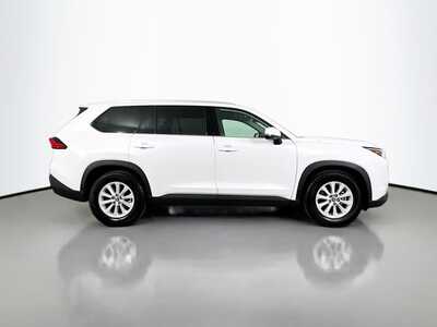 2024 Toyota Grand Highlander, $45493. Photo 8