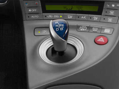 2013 Toyota Prius, $13977. Photo 10