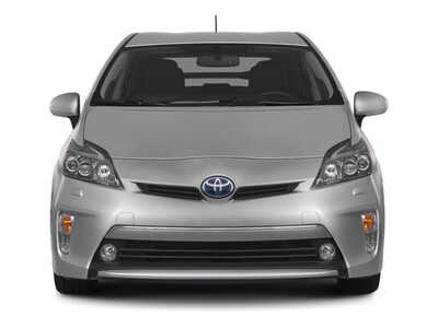 2013 Toyota Prius, $13977. Photo 4