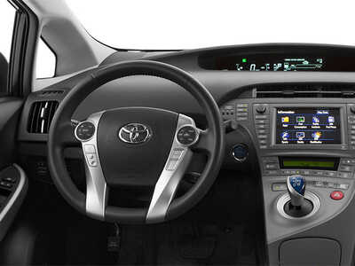 2013 Toyota Prius, $13977. Photo 6