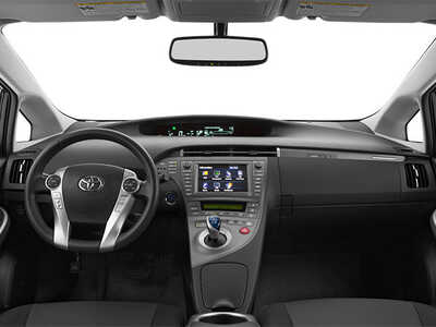 2013 Toyota Prius, $13977. Photo 7