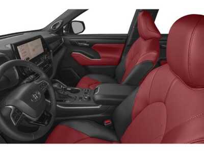 2025 Toyota Highlander, $45977. Photo 8