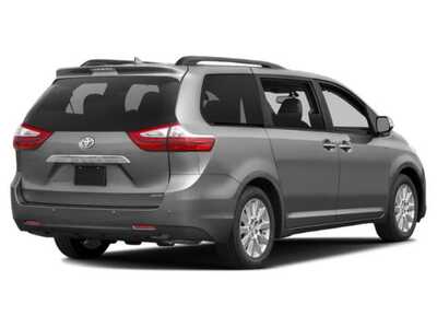 2015 Toyota Sienna, $16477. Photo 2