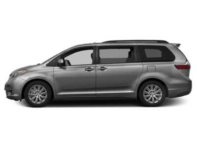 2015 Toyota Sienna, $16477. Photo 3