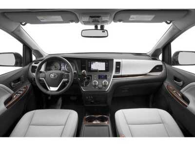 2015 Toyota Sienna, $16477. Photo 8
