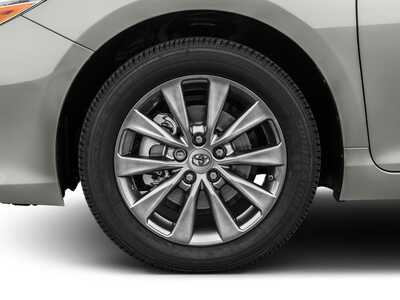 2016 Toyota Camry, $14977. Photo 11
