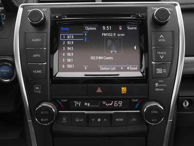2016 Toyota Camry, $14977. Photo 9