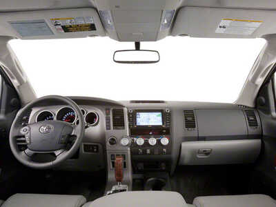 2010 Toyota Tundra Crew Cab, $10985. Photo 7