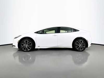 2025 Toyota Prius, $33977. Photo 4