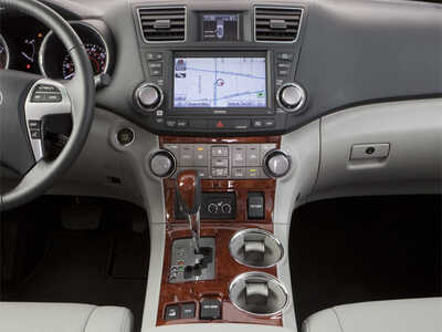 2013 Toyota Highlander, $0. Photo 10