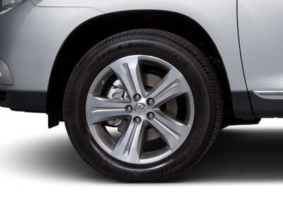 2013 Toyota Highlander, $0. Photo 11