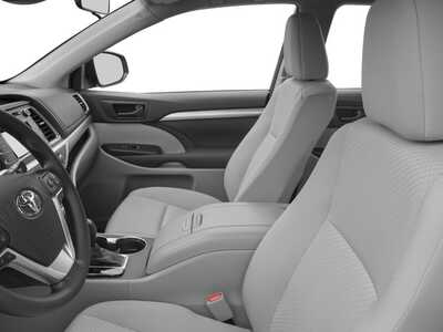 2017 Toyota Highlander, $20977. Photo 8