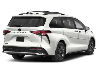 2026 Toyota Sienna, $52104. Photo 2