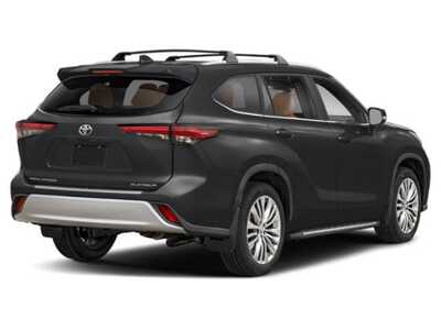 2024 Toyota Highlander, $45627. Photo 2