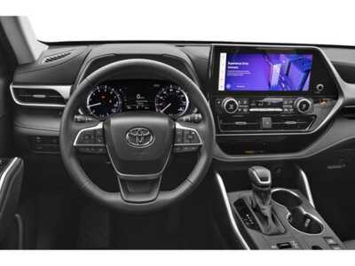 2025 Toyota Highlander, $45281. Photo 7
