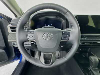 2025 Toyota Camry, $36977. Photo 11