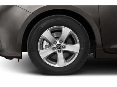 2019 Toyota Sienna, $24977. Photo 11