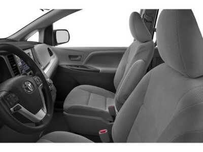 2019 Toyota Sienna, $24977. Photo 9