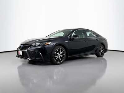 2021 Toyota Camry, $23977. Photo 3