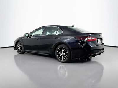2021 Toyota Camry, $23977. Photo 5