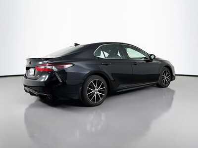 2021 Toyota Camry, $23977. Photo 7