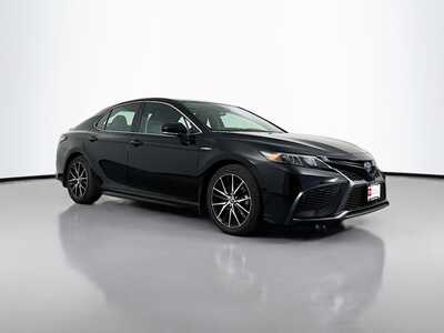 2021 Toyota Camry, $23977. Photo 1