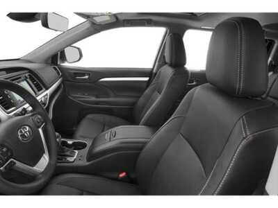 2019 Toyota Highlander, $31369. Photo 9