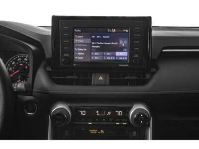 2022 Toyota RAV4, $29477. Photo 10