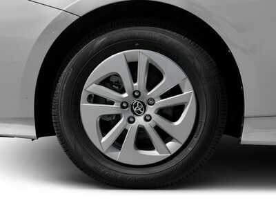 2018 Toyota Prius, $19688. Photo 11
