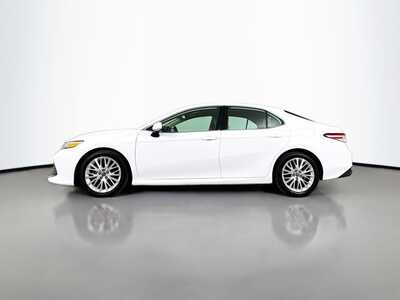 2019 Toyota Camry, $27477. Photo 4