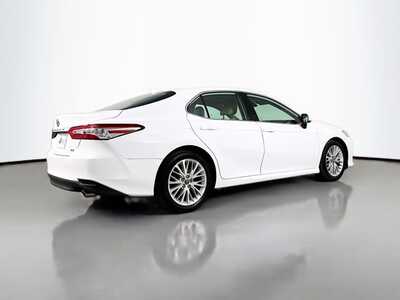 2019 Toyota Camry, $27477. Photo 7