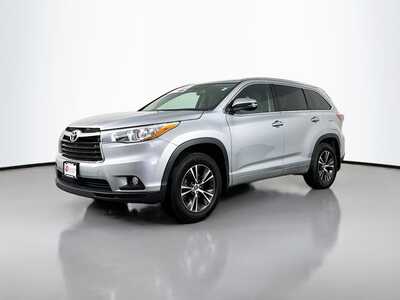 2016 Toyota Highlander, $13971. Photo 3