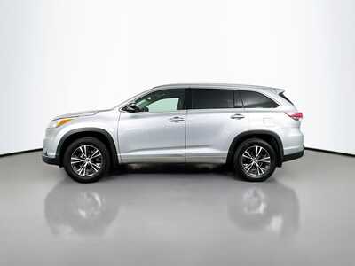 2016 Toyota Highlander, $13971. Photo 4