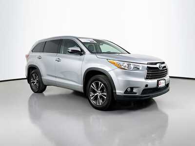 2016 Toyota Highlander, $13971. Photo 1