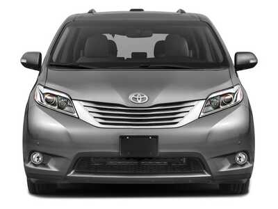 2017 Toyota Sienna, $26977. Photo 4