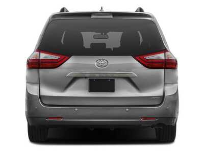 2017 Toyota Sienna, $26977. Photo 5